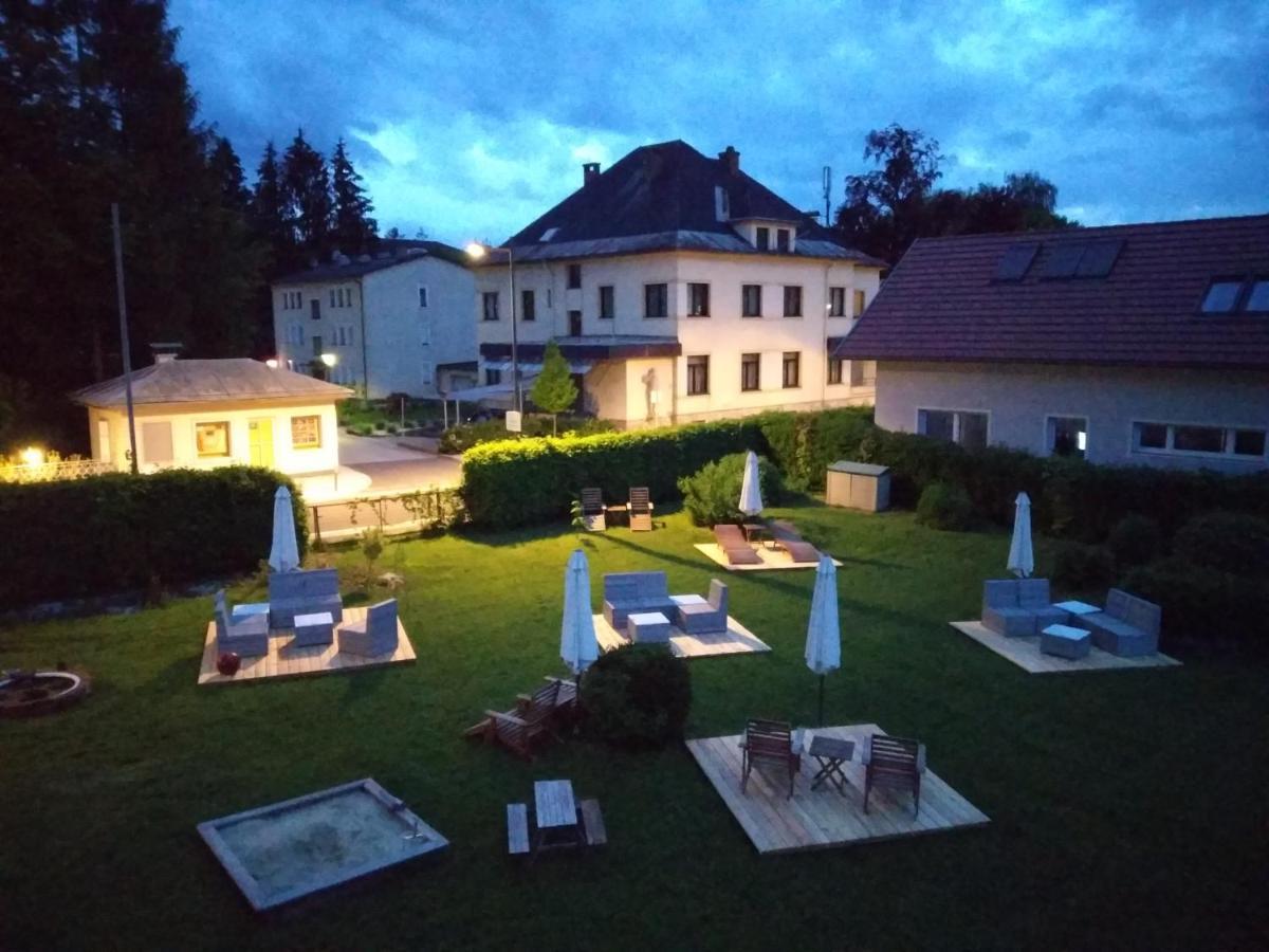 Gaestehaus Residenz Lapeiner Portschach am Woerthersee Exterior photo